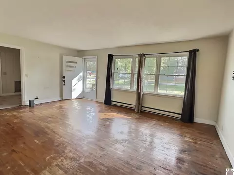 624 Main St, Hazel, KY 42049 photo 2