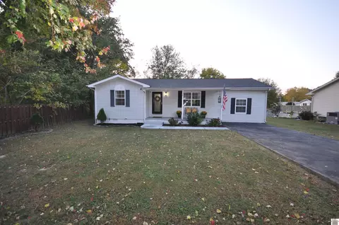 822 Chestnut St, Calvert City, KY 42029