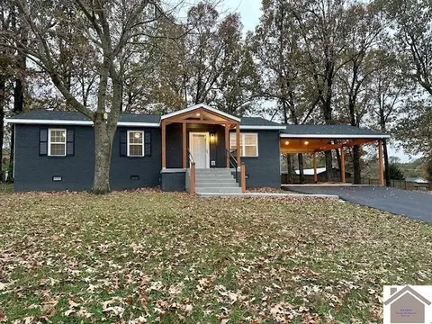 1004 Oak Grove Cir, Benton, KY 42025