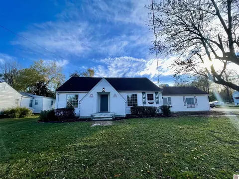 200 E Farthing St, Mayfield, KY 42066