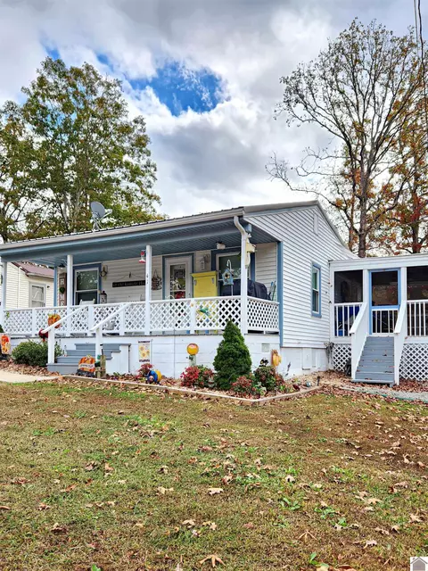 41 Cottage Cir, Benton, KY 42025