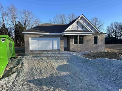 230 Matthew Dr, Paducah, KY 42001