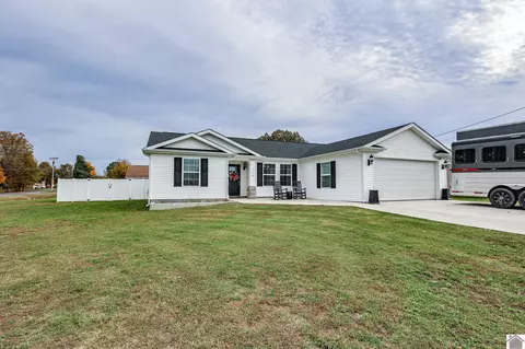 110 Parkway Dr, Mayfield, KY 42066