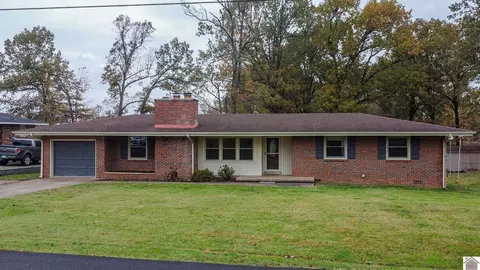 213 18th St, Benton, KY 42025