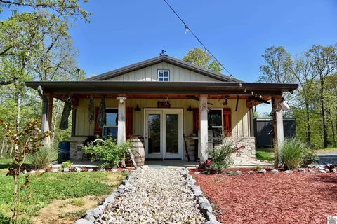 000 Watts Dr, New Concord, KY 42076