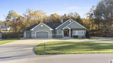162 Stonebridge Dr, Calvert City, KY 42029