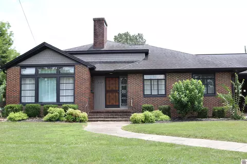 207 W 14th St, Benton, KY 42025 photo 2