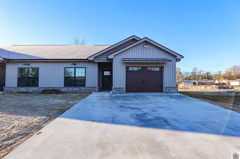 813 Violet Ct, Paducah, KY 42001