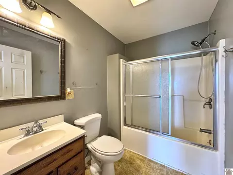300 1st St, Hazel, KY 42049 photo 6