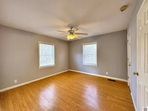 300 1st St, Hazel, KY 42049 photo 5