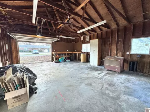 300 1st St, Hazel, KY 42049 photo 18