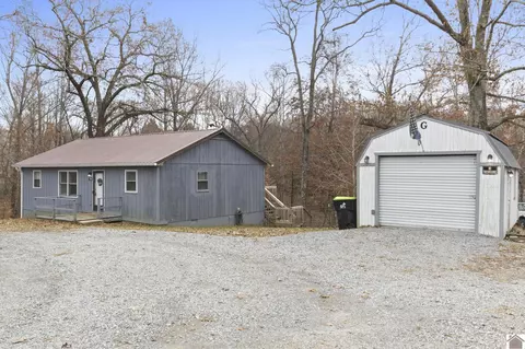 1939 Rockcastle Rd, Cadiz, KY 42211