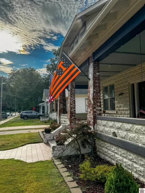 328 Walnut St, Paris, TN 38242