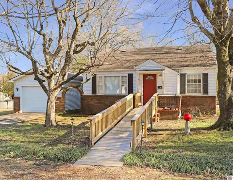 521 S 7th St, Murray, KY 42071