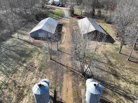 2295 Lov Flo Sta Rd, Paducah, KY 42003