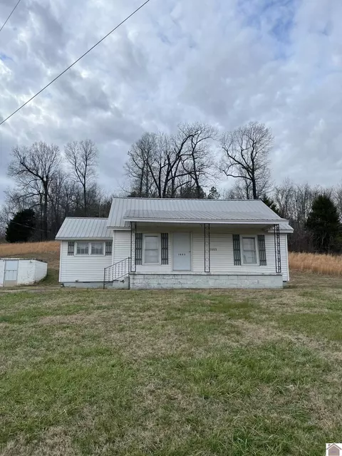 1005 Slaughter Rd, Benton, KY 42025
