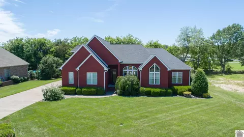 82 Saratoga Dr, Murray, KY 42071