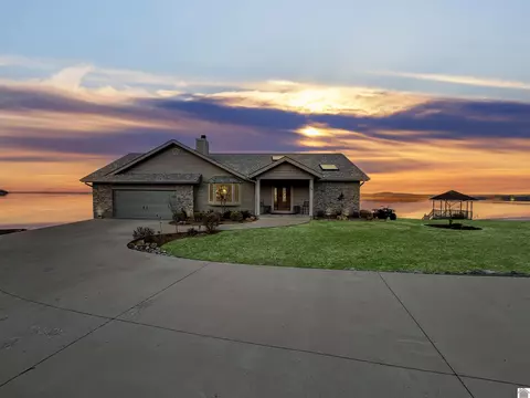 74 John Downs Ct, New Concord, KY 42076