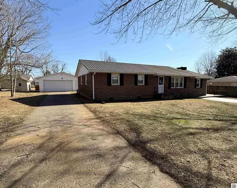 116 Willow St, Fredonia, KY 42411