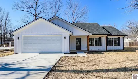1901 Evelyn Dr, Paducah, KY 42003