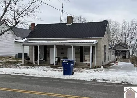 225 E Depot St, Marion, KY 42064