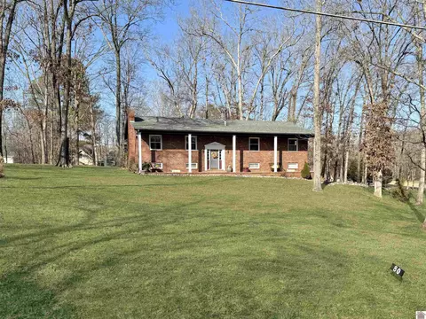 80 Alan-a-dale Dr, Murray, KY 42071