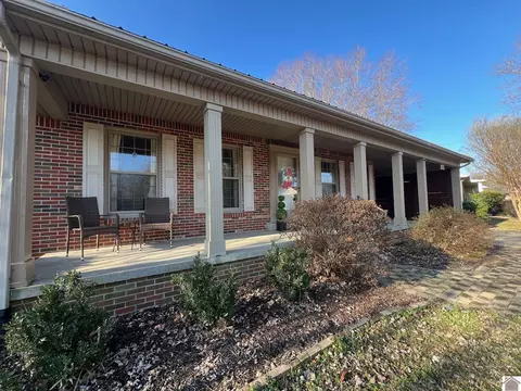 1503 Parklane Dr, Murray, KY 42071 photo 2