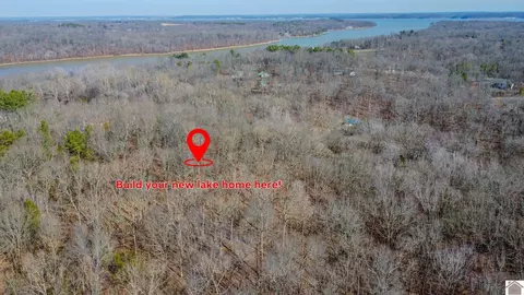 000 Paddle Wheel Rd, Gilbertsville, KY 42044
