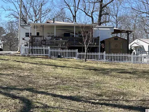 4 Lakeview Cir # A, Benton, KY 42025