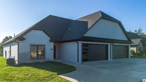 Pines Road, Paducah, KY 42001
