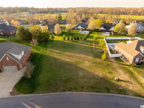 655 Peppers Mill Dr, Paducah, KY 42001