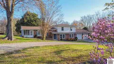 8815 Childress Rd, West Paducah, KY 42086