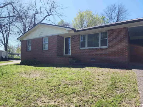 408 Hopkins Dr, Clinton, KY 42031