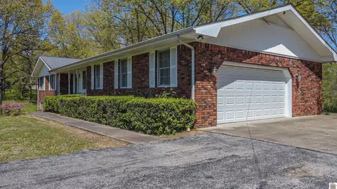 218 E 20th St, Benton, KY 42025 photo 5