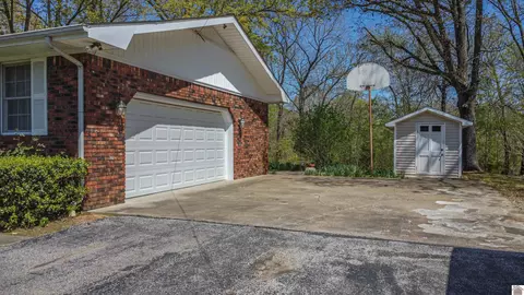 218 E 20th St, Benton, KY 42025 photo 6