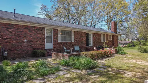 218 E 20th St, Benton, KY 42025 photo 8