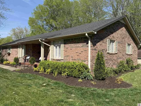 811 S 9th St, Murray, KY 42071 photo 2