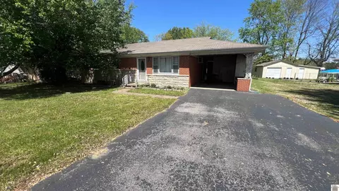 205 Riverside Dr, Paducah, KY 42003