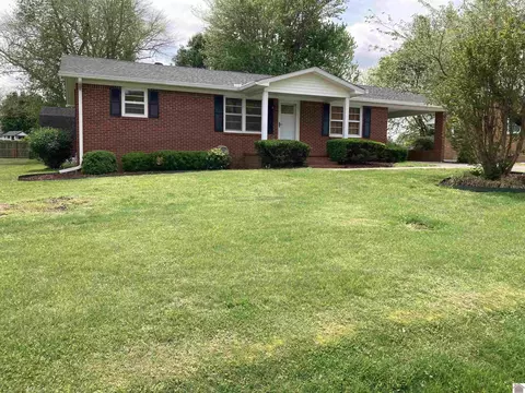 1511 Henry St, Murray, KY 42071