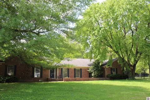 579 Huntleigh, Paducah, KY 42001