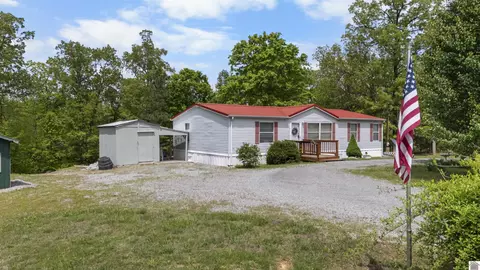 1401 Sam Downs Dr, Cadiz, KY 42211