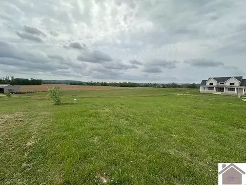 204 S Deerfield Dr, Princeton, KY 42445