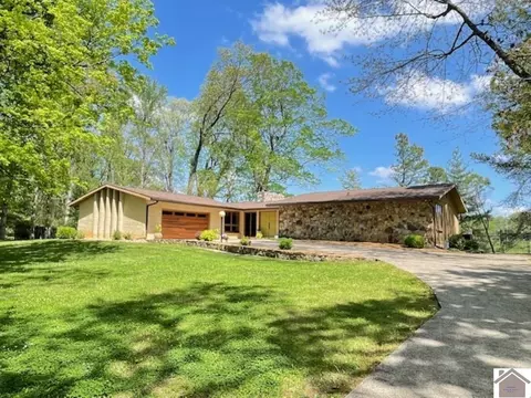 104 Deepwood, Cadiz, KY 42211