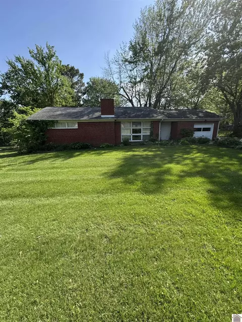 209 Cambridge Dr, Paducah, KY 42001