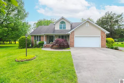800 Christa Dr, Paducah, KY 42003