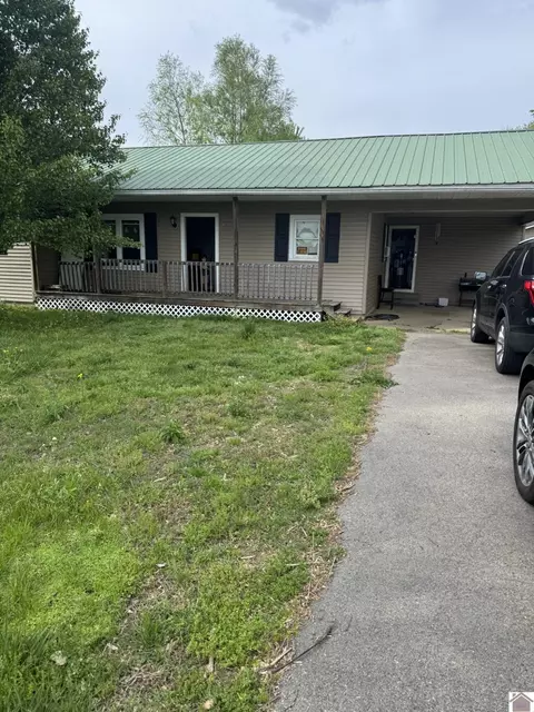 615 Wadesboro Rd, Paducah, KY 42003