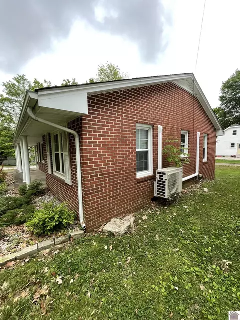 901 Olive St, Murray, KY 42071 photo 3