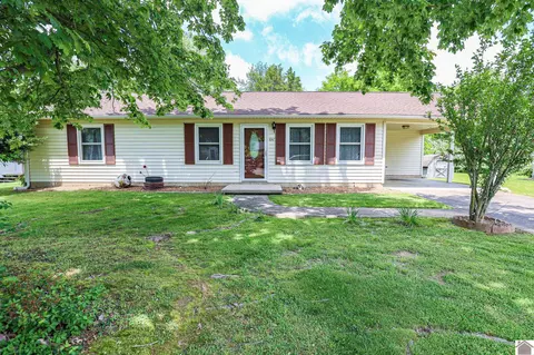 1047 Weda Cir, Mayfield, KY 42066