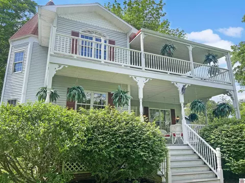 428 Backstrom Hts, Eddyville, KY 42038