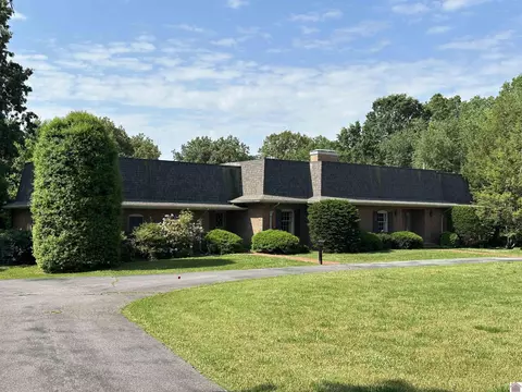 2227 W 94, Murray, KY 42071